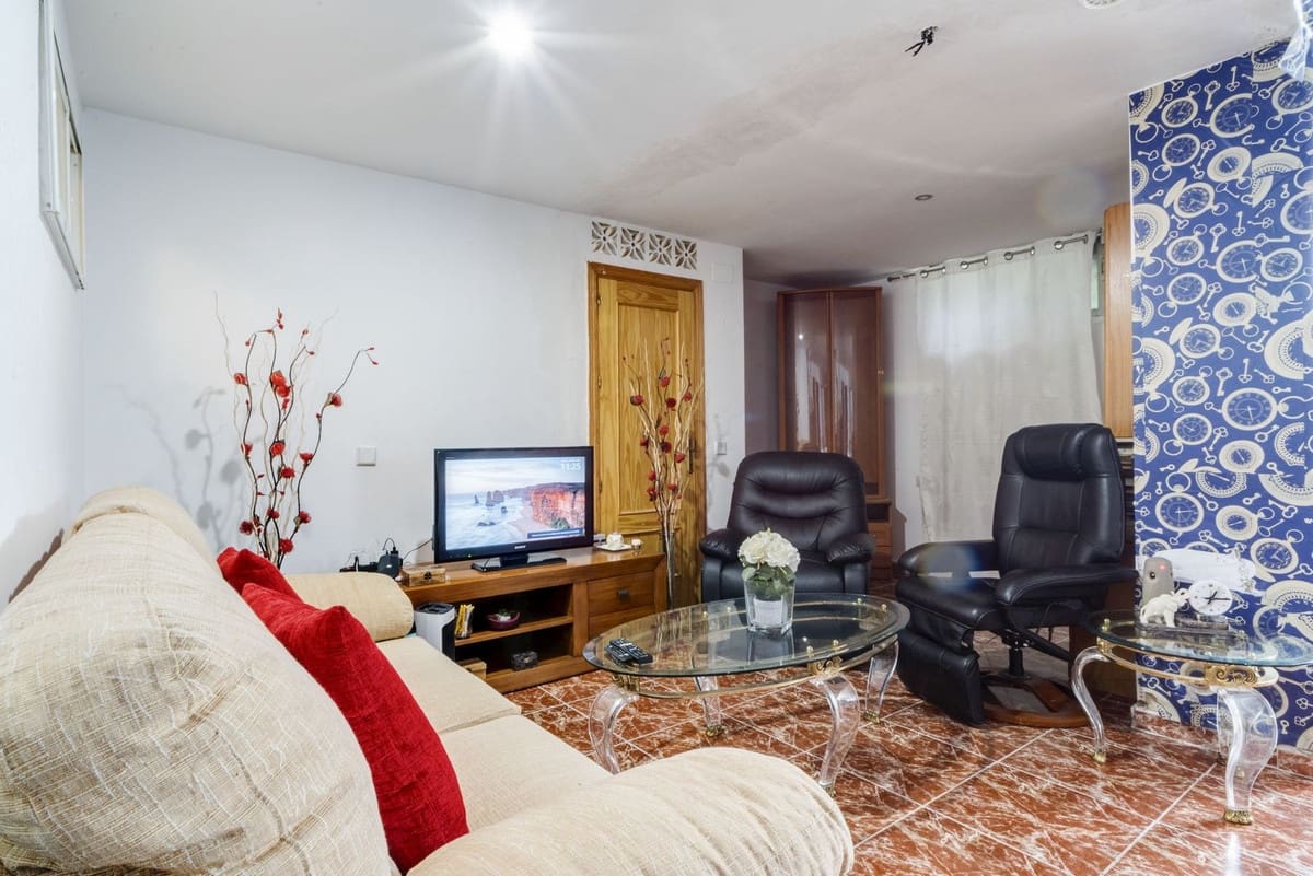 4 bedroom Semi-detached Villa for sale in Marbella - € 650,000 (Ref: 9541777)