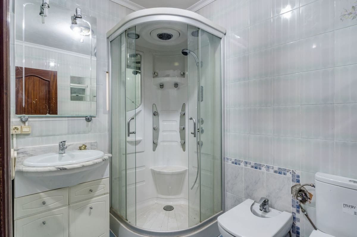 4 bedroom Semi-detached Villa for sale in Marbella - € 650,000 (Ref: 9541777)