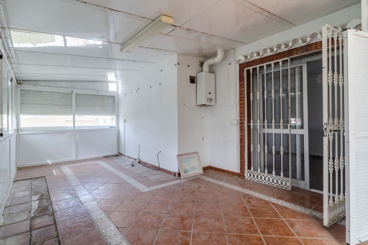 4 bedroom Semi-detached Villa for sale in Marbella - € 650,000 (Ref: 9541777)