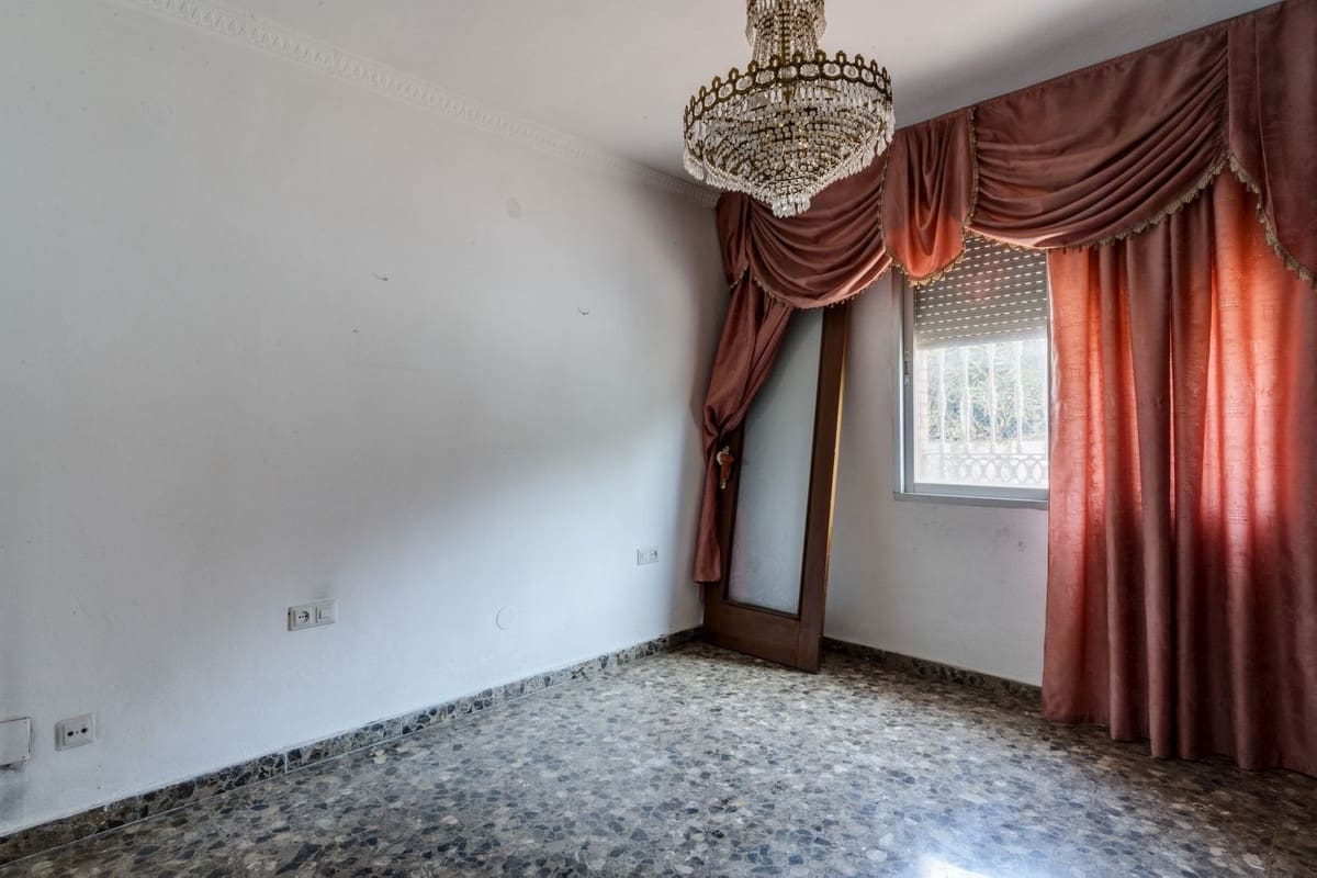 4 bedroom Semi-detached Villa for sale in Marbella - € 650,000 (Ref: 9541777)