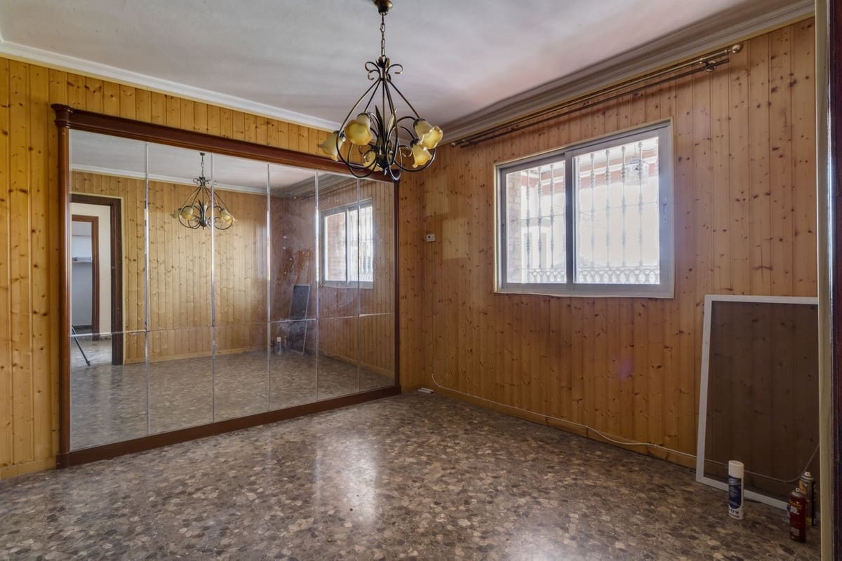 4 bedroom Semi-detached Villa for sale in Marbella - € 650,000 (Ref: 9541777)