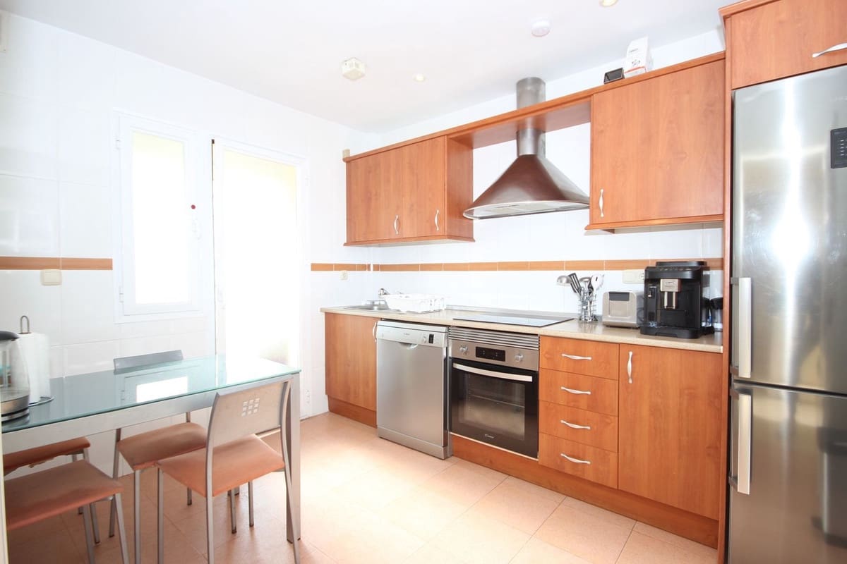 4 quarto Casa em Banda para venda em El Rosario com piscina garagem - 649 000 € (Ref: 9541778)