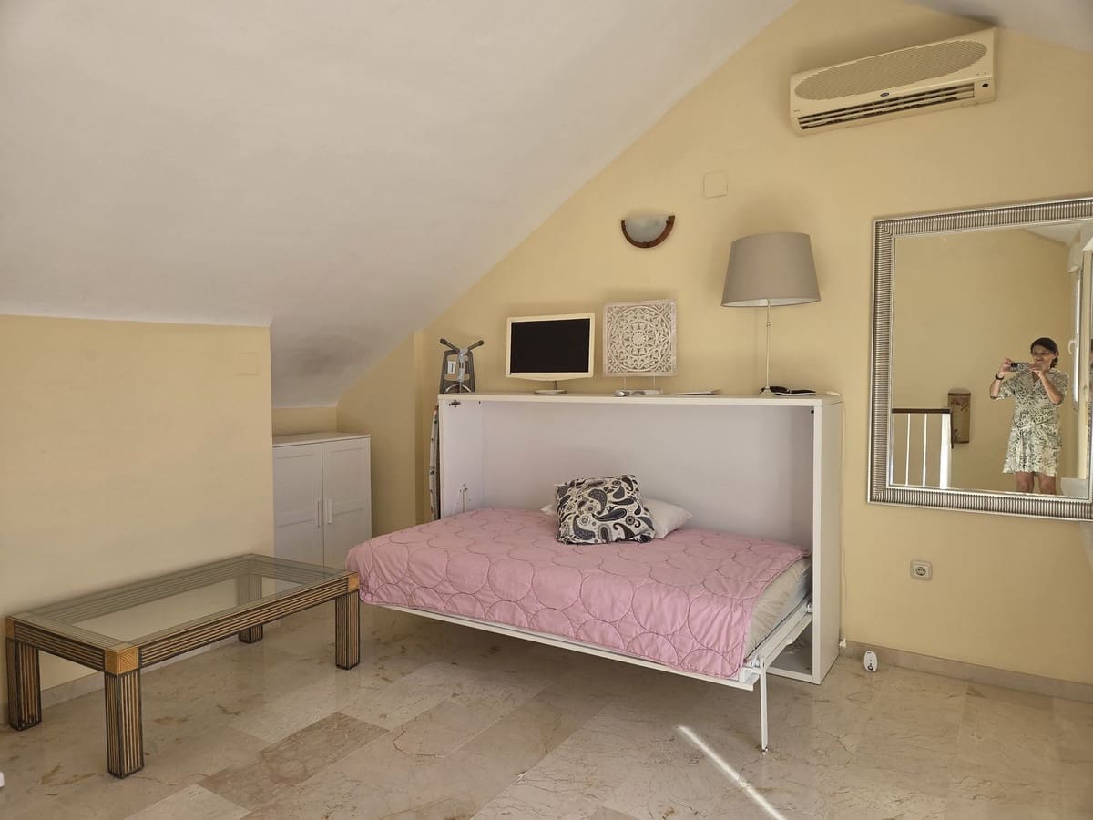 4 quarto Casa em Banda para venda em El Rosario com piscina garagem - 649 000 € (Ref: 9541778)