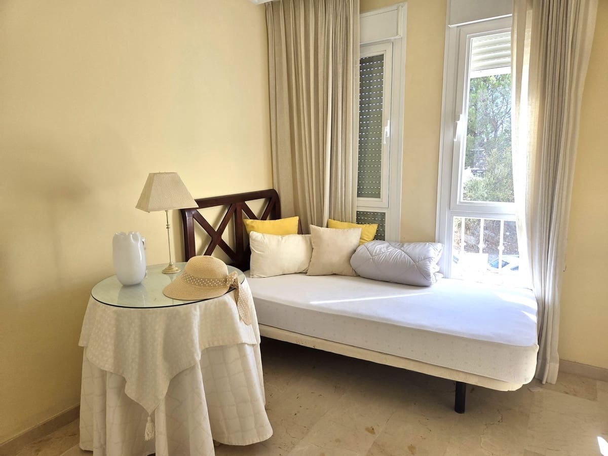 4 quarto Casa em Banda para venda em El Rosario com piscina garagem - 649 000 € (Ref: 9541778)