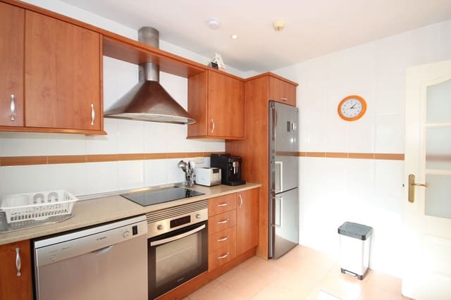 4 chambre Maison de Ville à vendre à El Rosario, Marbella avec piscine garage - 579 000 € (Ref: 9541778)