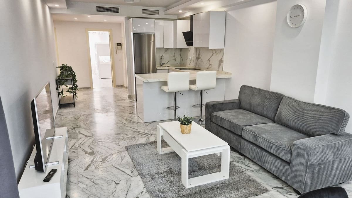 Apartamento de 3 habitaciones en Bahía de Marbella en venta con piscina garaje - 615.000 € (Ref: 9541779)