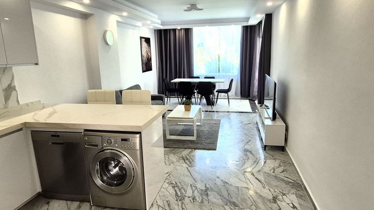 Apartamento de 3 habitaciones en Bahía de Marbella en venta con piscina garaje - 615.000 € (Ref: 9541779)