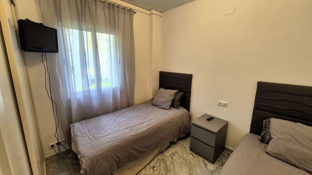 Apartamento de 3 habitaciones en Bahía de Marbella en venta con piscina garaje - 615.000 € (Ref: 9541779)