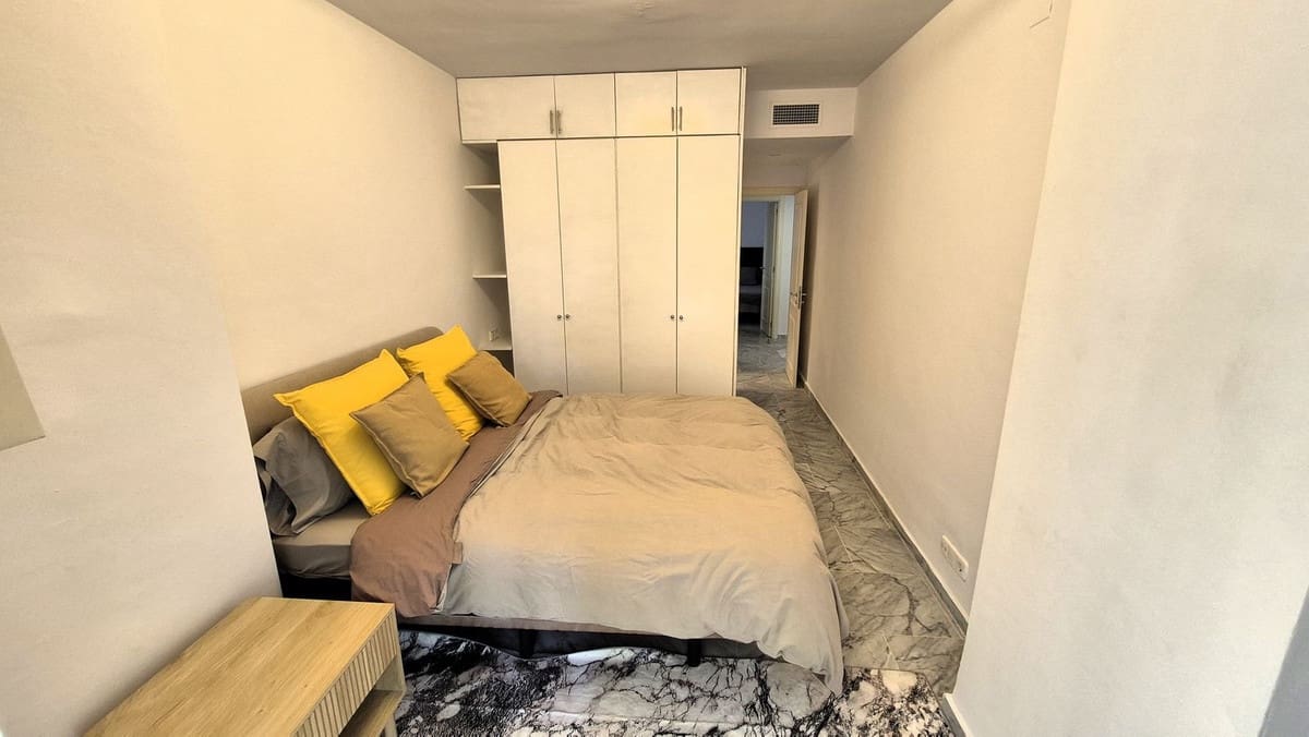 Apartamento de 3 habitaciones en Bahía de Marbella en venta con piscina garaje - 615.000 € (Ref: 9541779)