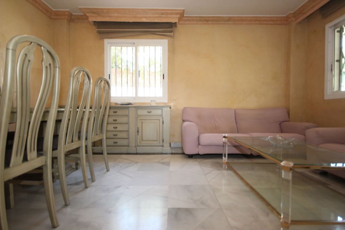 3 Zimmer Apartment zu verkaufen in Marbella mit Pool - 450.000 € (Ref: 9541780)