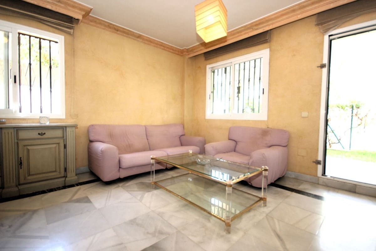 3 Zimmer Apartment zu verkaufen in Marbella mit Pool - 450.000 € (Ref: 9541780)