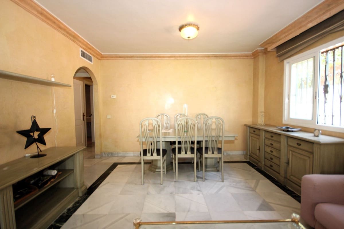 3 Zimmer Apartment zu verkaufen in Marbella mit Pool - 450.000 € (Ref: 9541780)