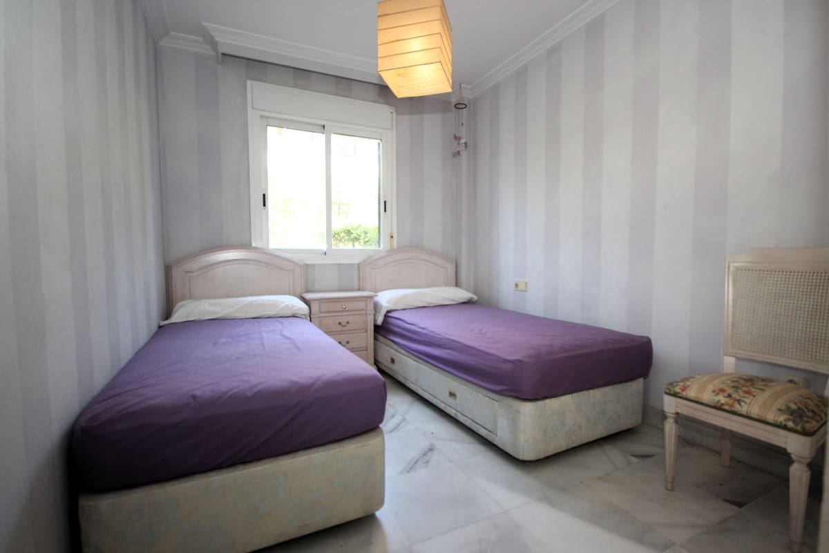 3 Zimmer Apartment zu verkaufen in Marbella mit Pool - 450.000 € (Ref: 9541780)