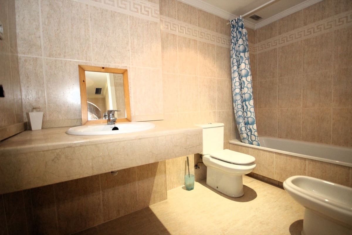 3 Zimmer Apartment zu verkaufen in Marbella mit Pool - 450.000 € (Ref: 9541780)