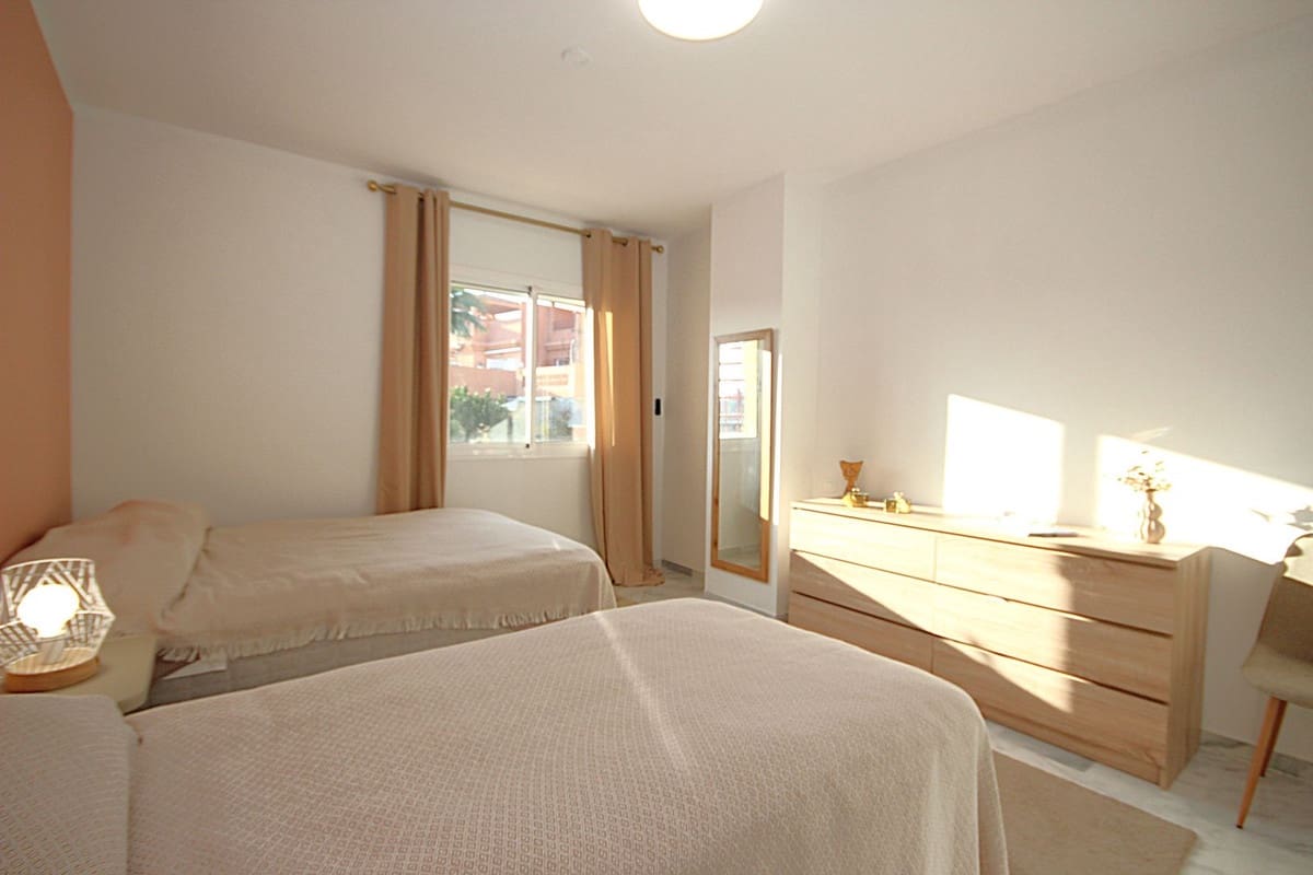 Apartamento de 2 habitaciones en La Reserva en venta con piscina garaje - 435.000 € (Ref: 9541781)