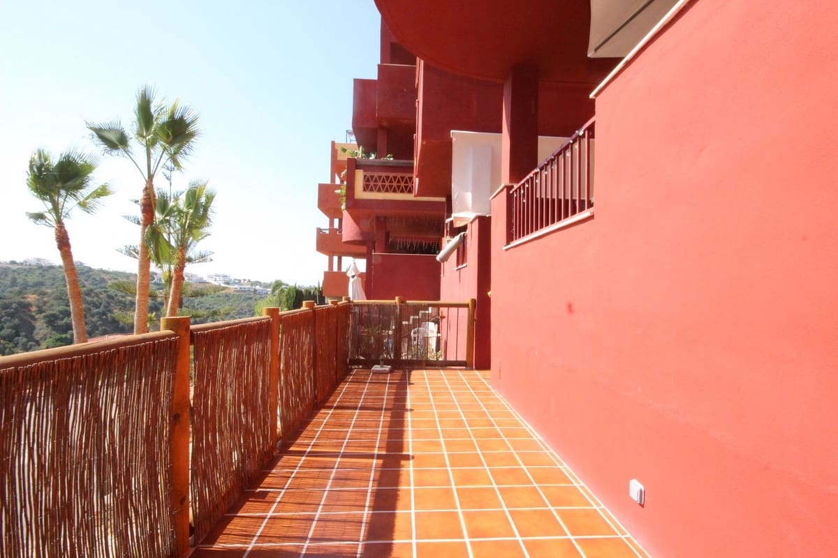 2 bedroom Apartment for rent in La Reserva with pool garage - € 1,500 (Ref: 9541784)
