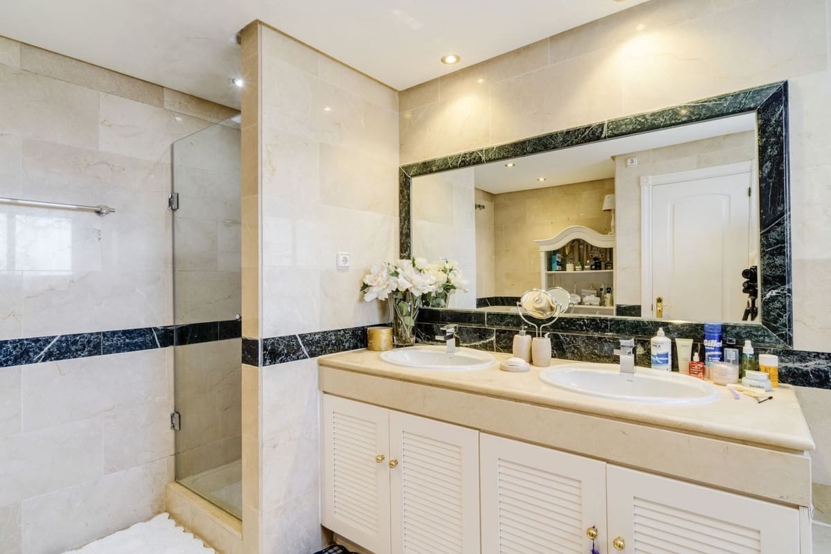 3 sovrum Lägenhet till salu i Bahia de Marbella med pool garage - 3 200 000 € (Ref: 9541786)