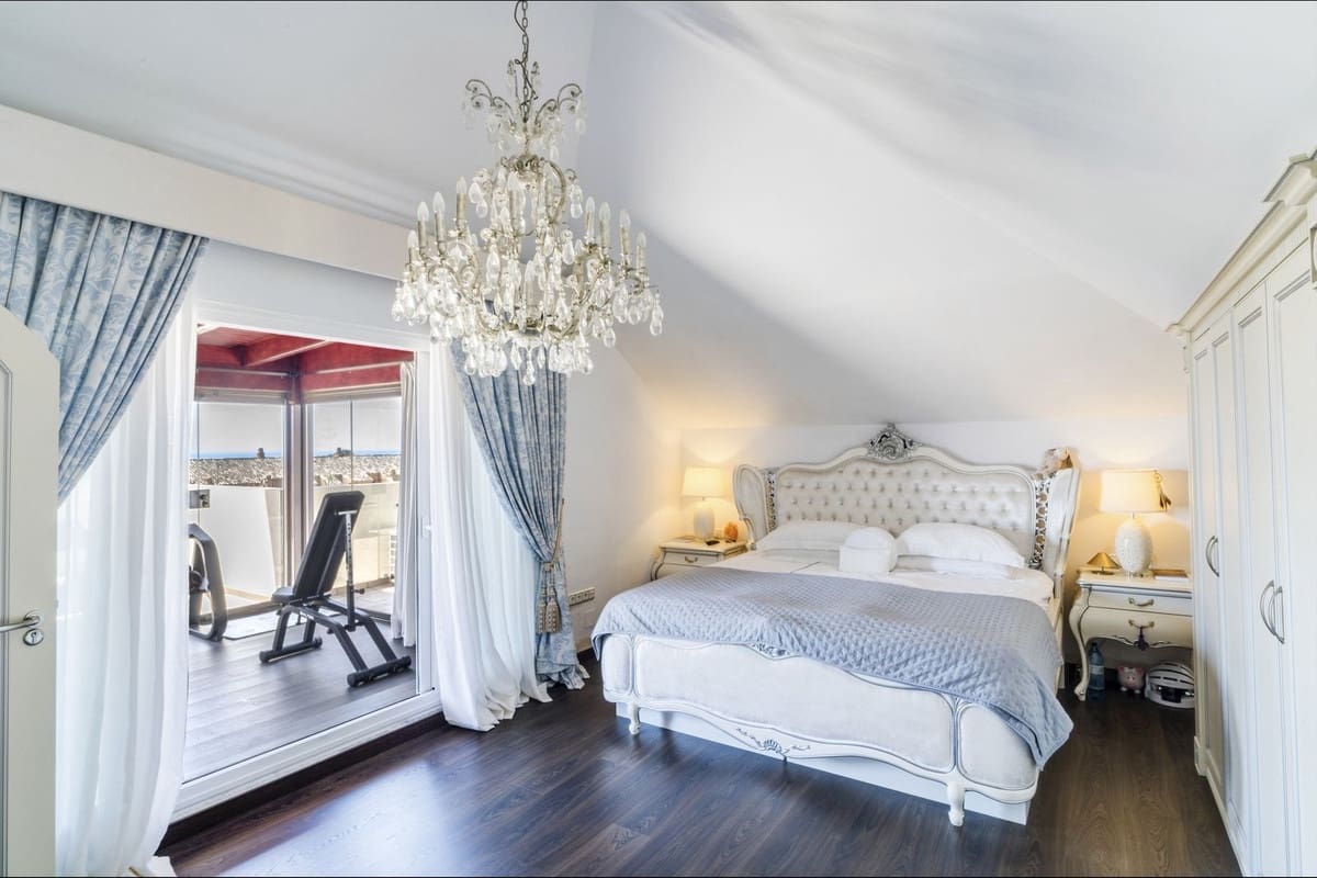 3 quarto Apartamento para venda em Bahia de Marbella com piscina garagem - 3 200 000 € (Ref: 9541786)