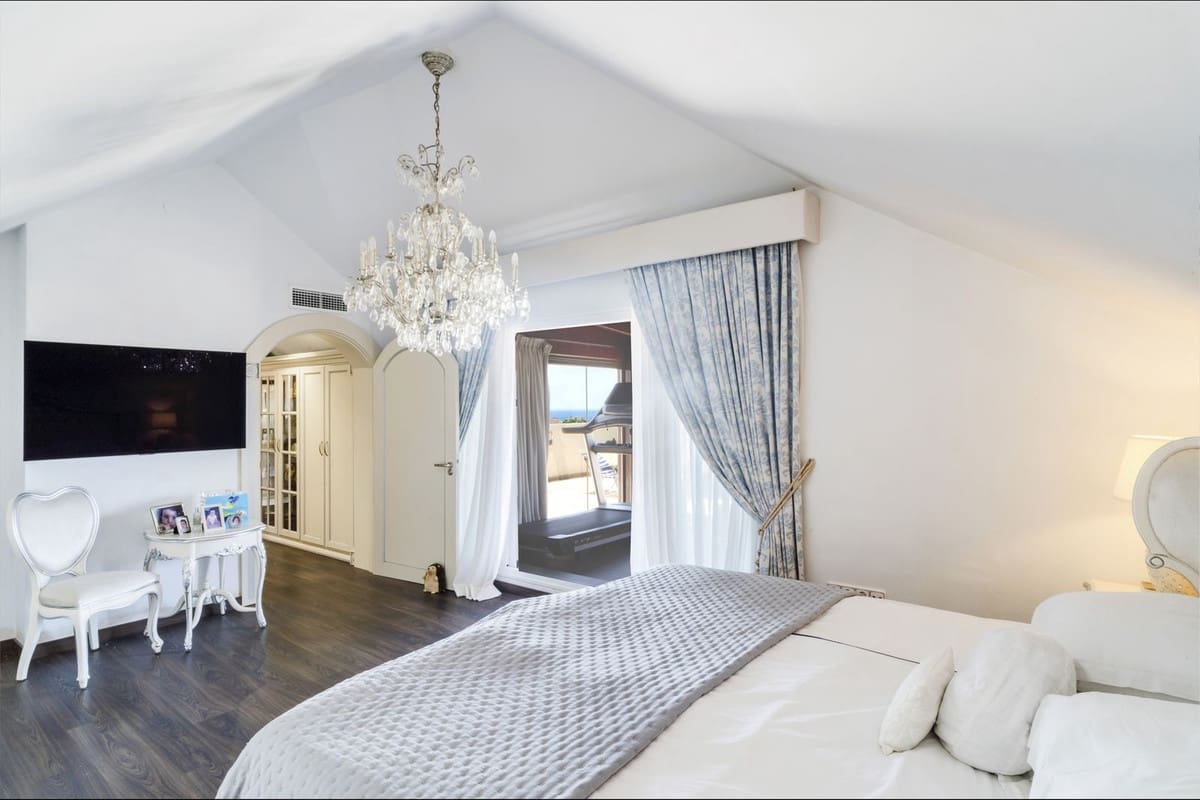 3 quarto Apartamento para venda em Bahia de Marbella com piscina garagem - 3 200 000 € (Ref: 9541786)