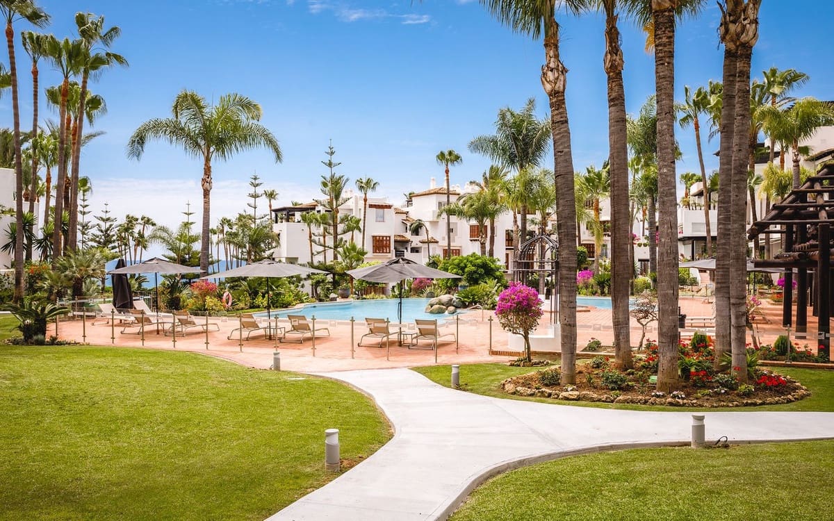 3 soveværelse Lejlighed til salg i Golden Mile med swimmingpool garage - € 3.850.000 (Ref: 9541787)