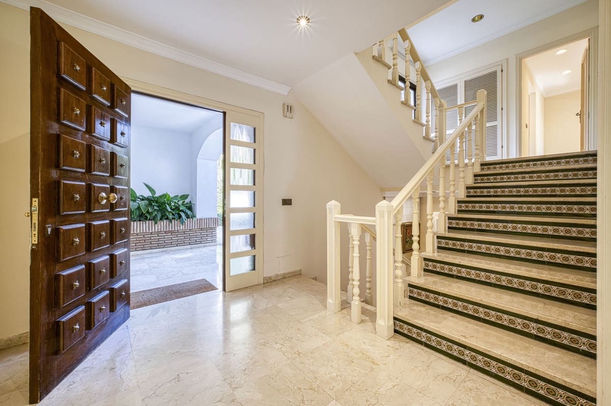 Chalet de 5 habitaciones en Los Monteros en venta con piscina garaje - 3.900.000 € (Ref: 9541788)