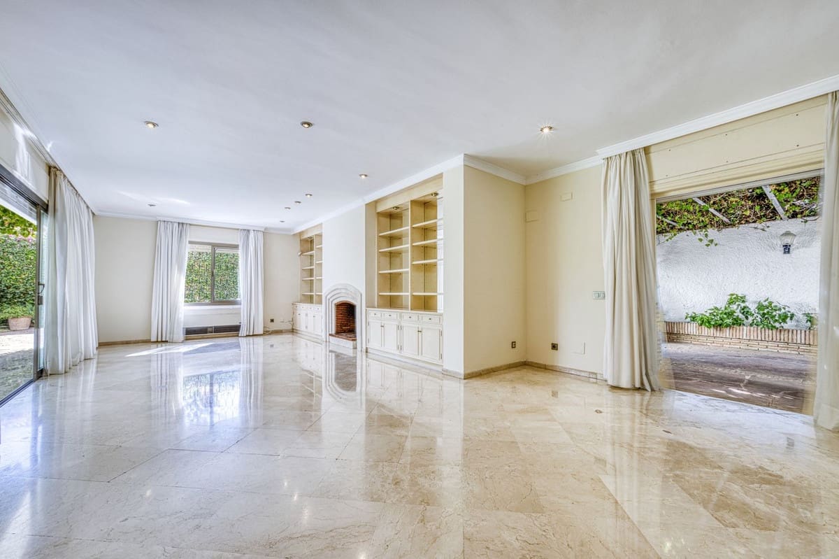 Chalet de 5 habitaciones en Los Monteros en venta con piscina garaje - 3.900.000 € (Ref: 9541788)