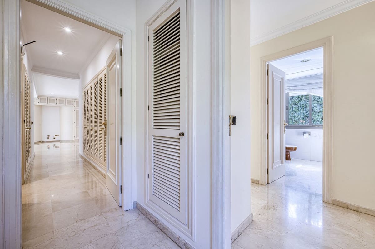 Chalet de 5 habitaciones en Los Monteros en venta con piscina garaje - 3.900.000 € (Ref: 9541788)