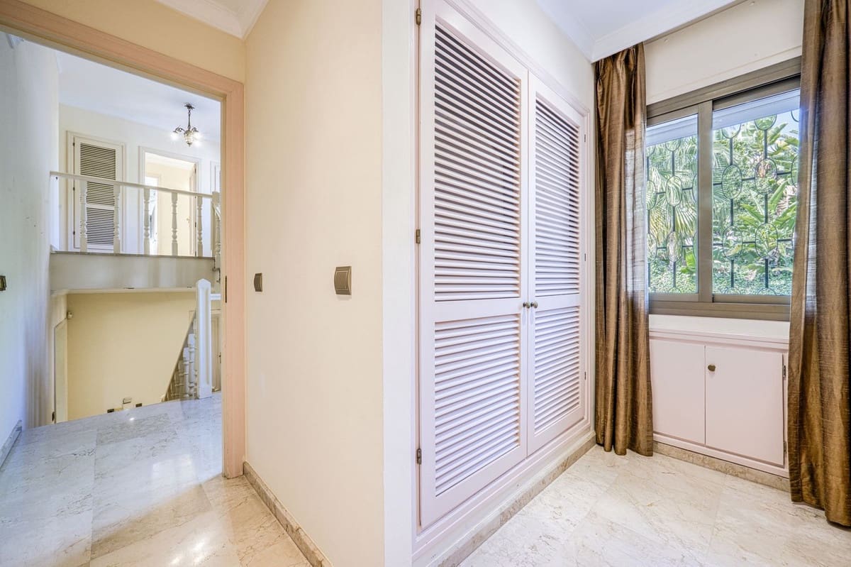 Chalet de 5 habitaciones en Los Monteros en venta con piscina garaje - 3.900.000 € (Ref: 9541788)