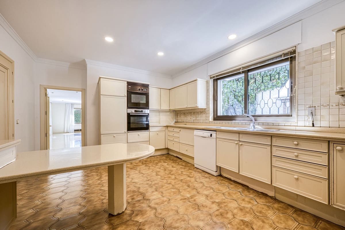 Chalet de 5 habitaciones en Los Monteros en venta con piscina garaje - 3.900.000 € (Ref: 9541788)