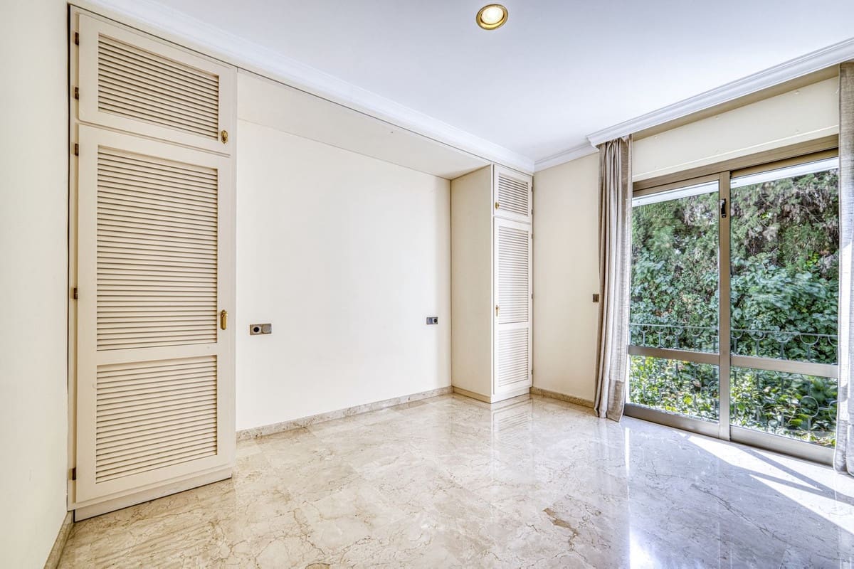 Chalet de 5 habitaciones en Los Monteros en venta con piscina garaje - 3.900.000 € (Ref: 9541788)