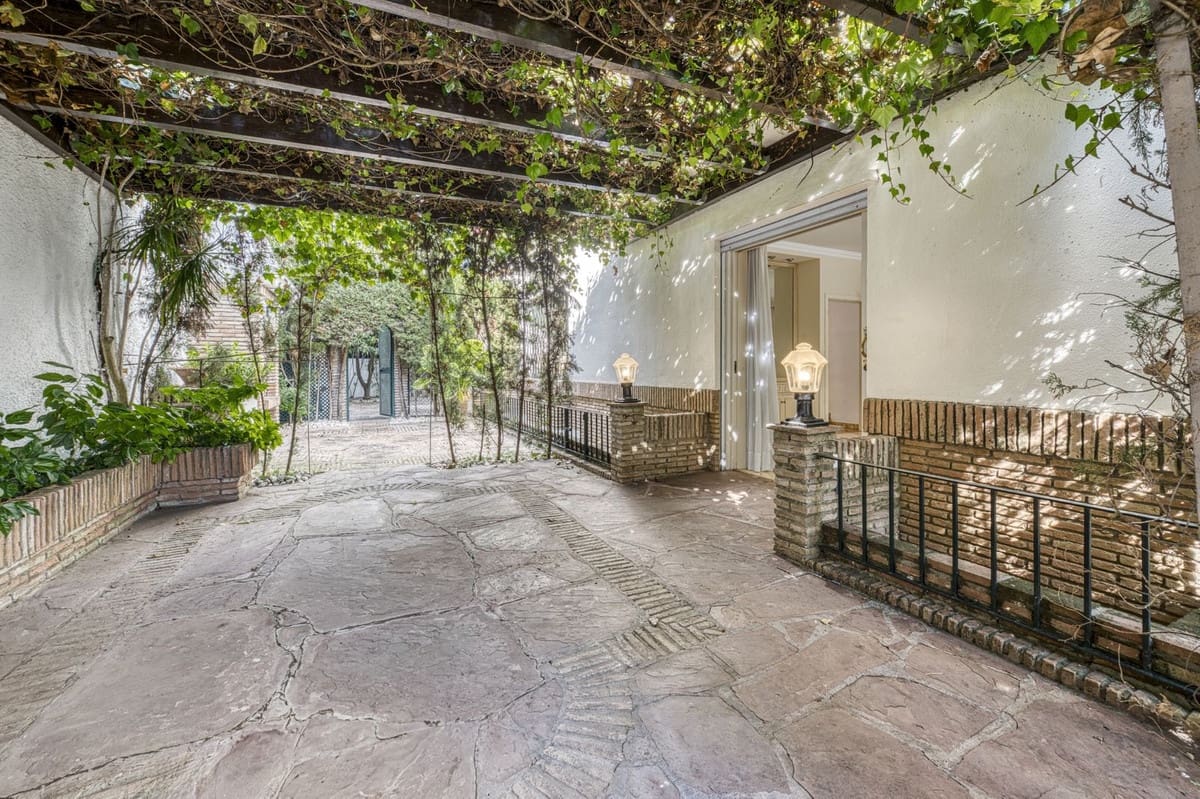 Chalet de 5 habitaciones en Los Monteros en venta con piscina garaje - 3.900.000 € (Ref: 9541788)