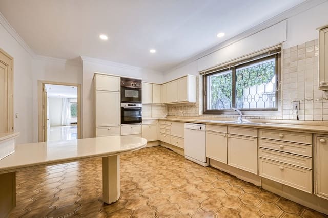 5 chambre Villa/Maison à vendre à Los Monteros, Marbella avec piscine garage - 3 900 000 € (Ref: 9541788)