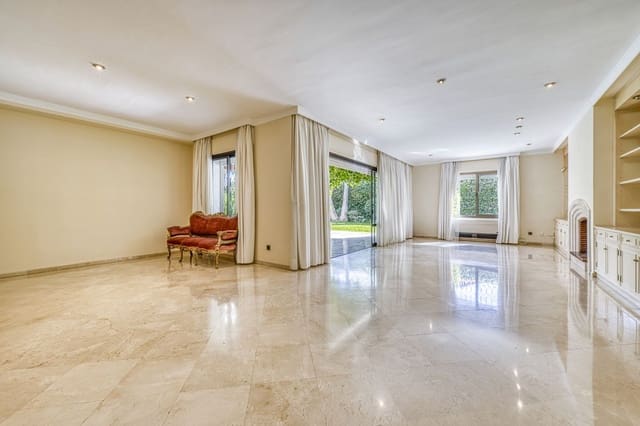 5 soverom Villa til salgs i Los Monteros, Marbella med svømmebasseng garasje - € 3 900 000 (Ref: 9541788)