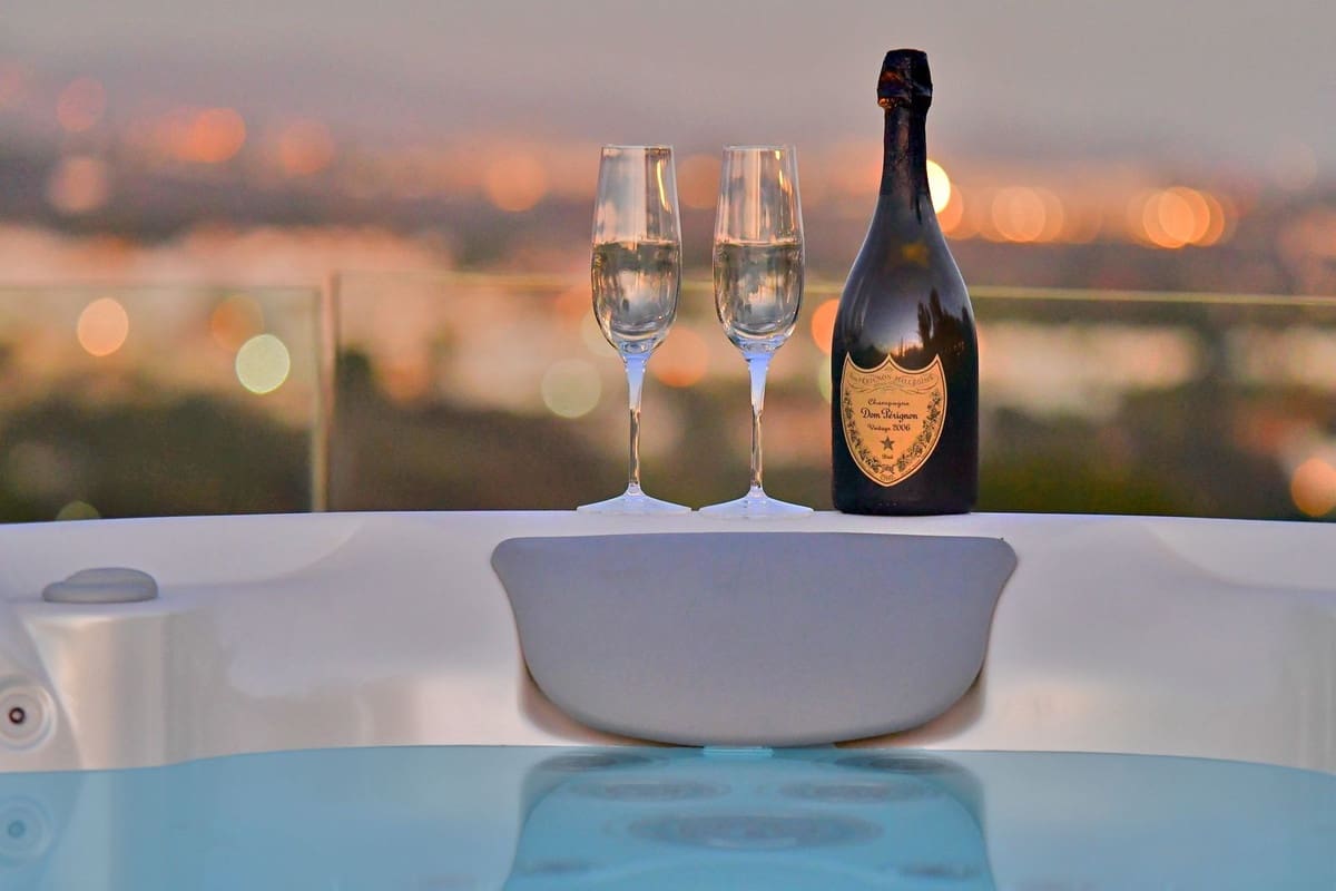 7 bedroom Villa for sale in Nueva Andalucia with garage - € 4,400,000 (Ref: 9541789)