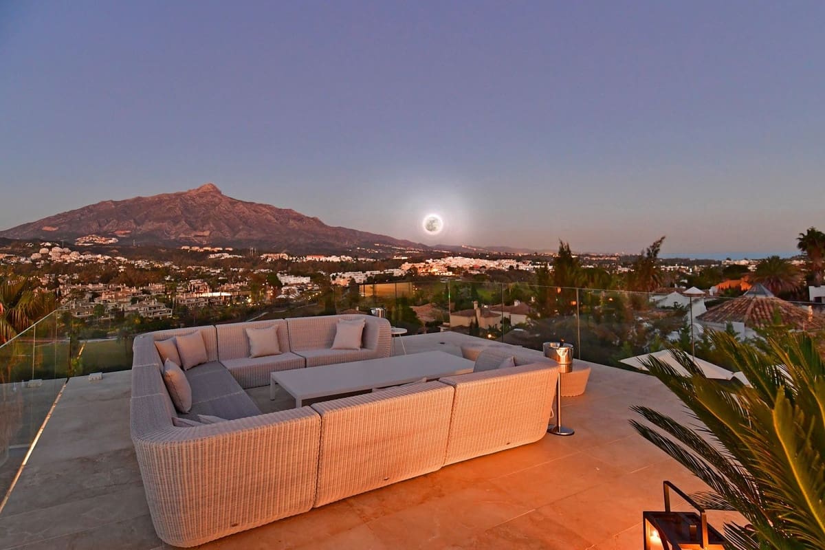 7 camera da letto Villa in vendita in Nueva Andalucia con garage - 4.400.000 € (Rif: 9541789)