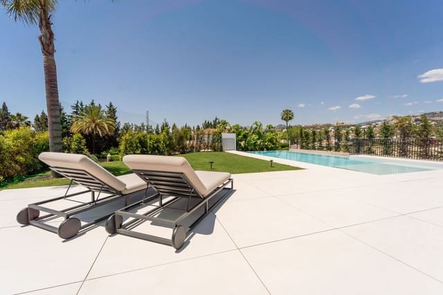 5 bedroom Villa for sale in Nueva Andalucia, Marbella with pool garage - € 4,700,000 (Ref: 9541790)