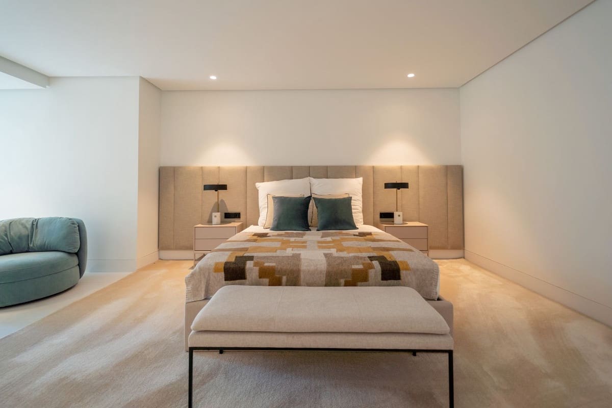 5 bedroom Villa for sale in Nueva Andalucia with pool garage - € 4,700,000 (Ref: 9541790)