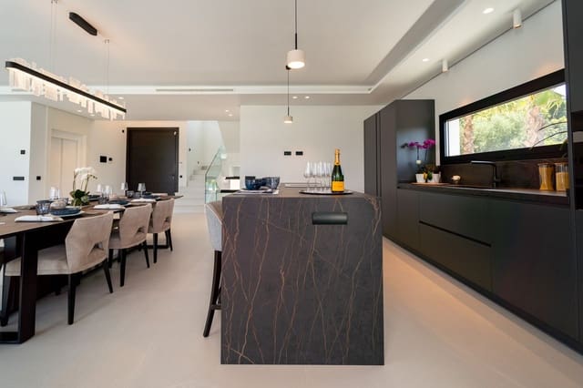 5 bedroom Villa for sale in Nueva Andalucia, Marbella with pool garage - € 4,700,000 (Ref: 9541790)