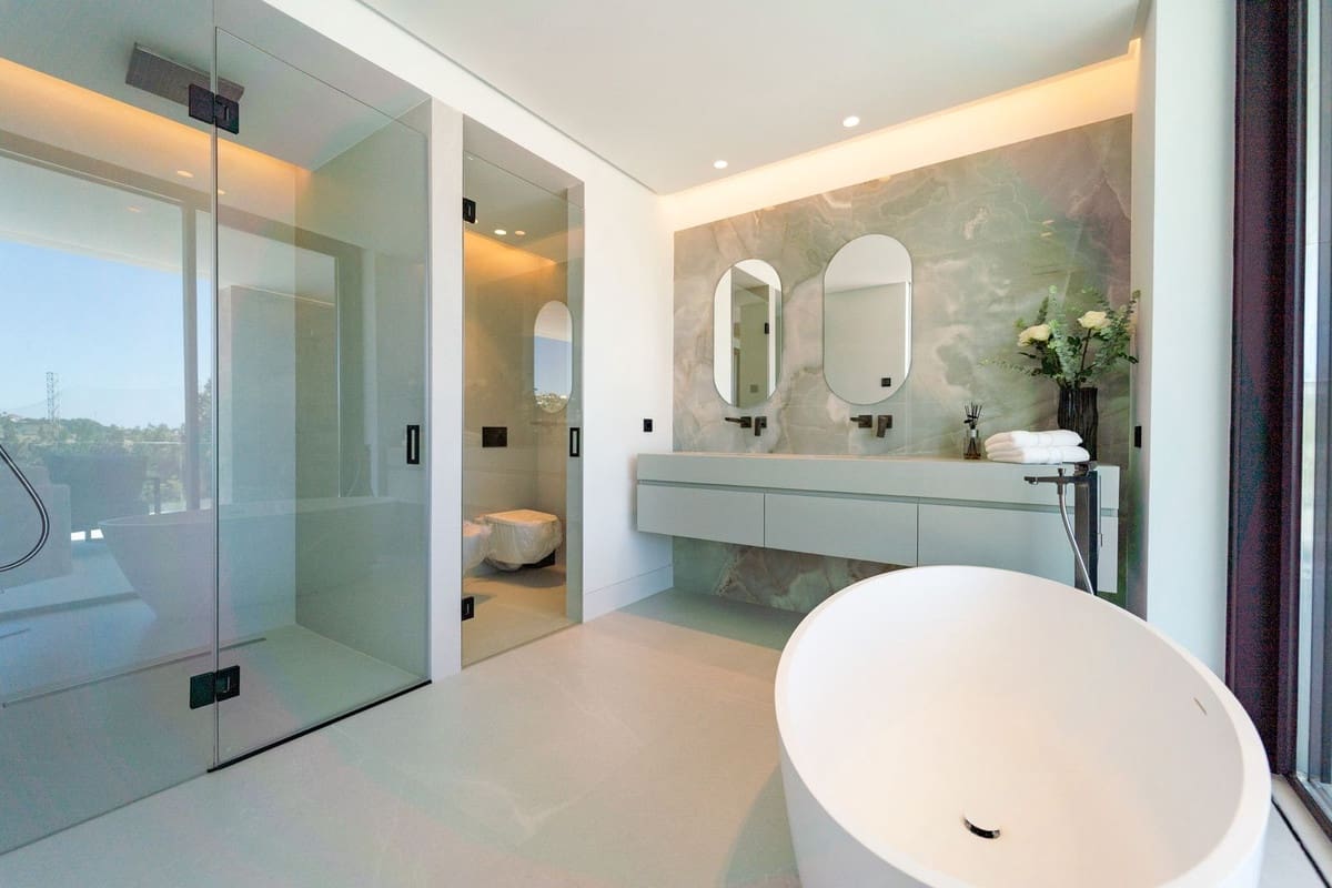 5 bedroom Villa for sale in Nueva Andalucia with pool garage - € 4,700,000 (Ref: 9541790)