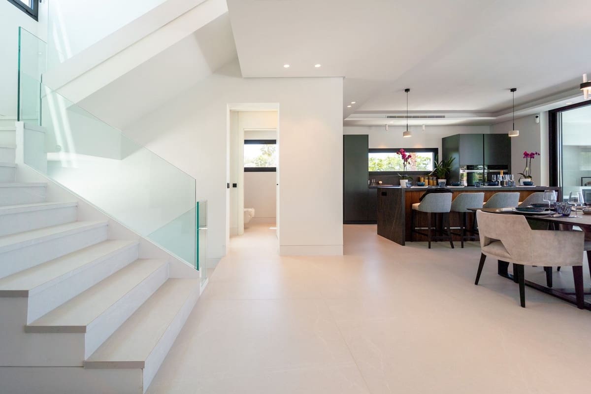 5 bedroom Villa for sale in Nueva Andalucia with pool garage - € 4,700,000 (Ref: 9541790)