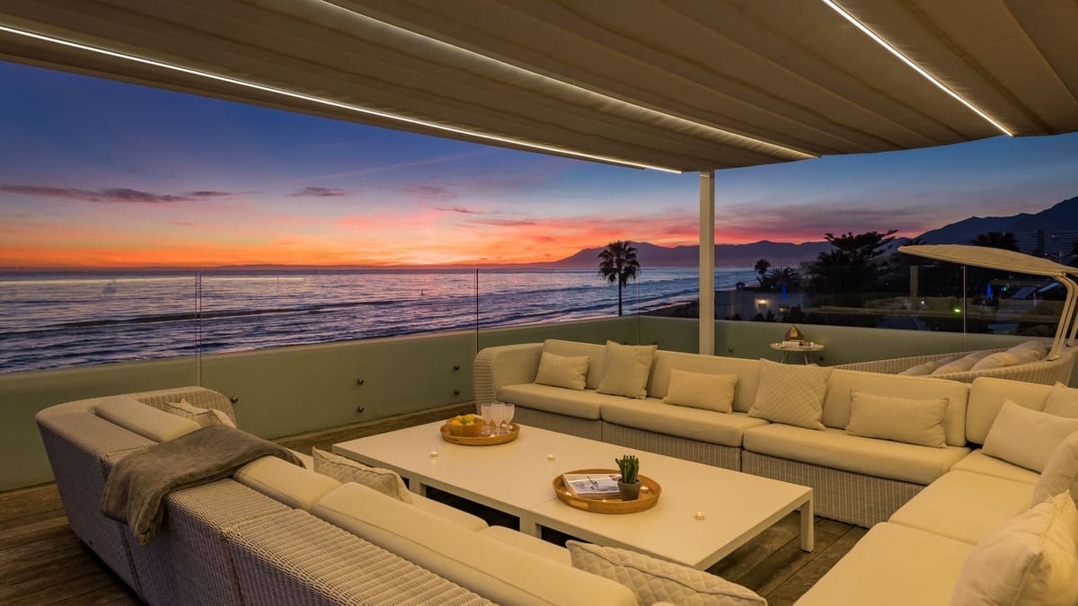 6 bedroom Villa for sale in Las Chapas with pool garage - € 6,500,000 (Ref: 9541792)