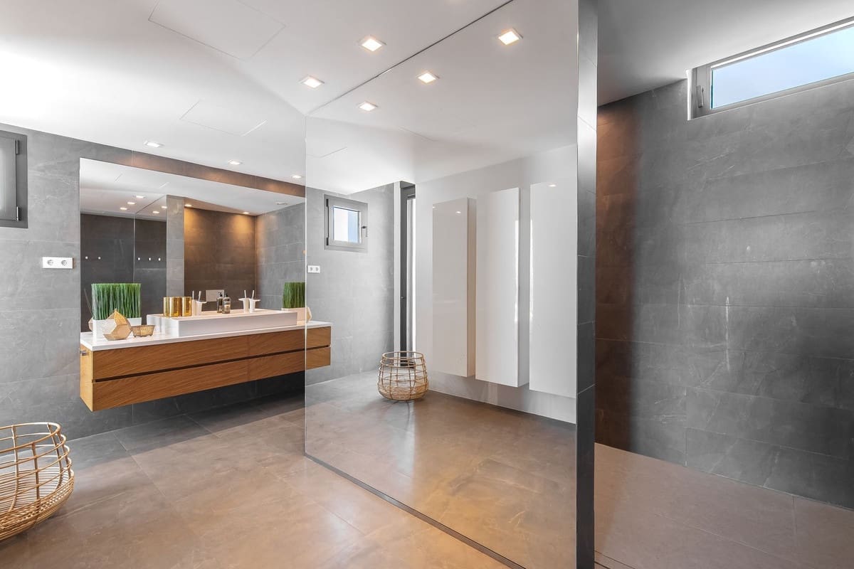 Chalet de 6 habitaciones en Las Chapas en venta con piscina garaje - 6.500.000 € (Ref: 9541792)