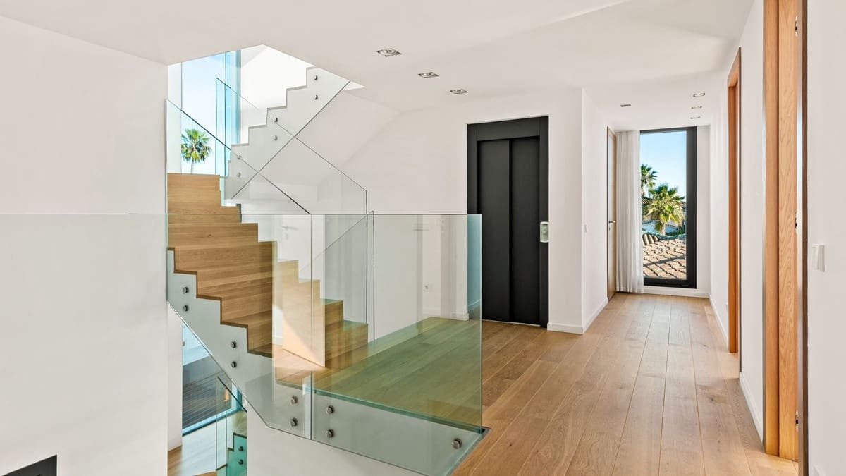 Chalet de 6 habitaciones en Las Chapas en venta con piscina garaje - 6.500.000 € (Ref: 9541792)