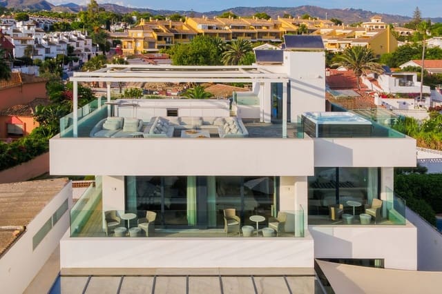6 soveværelse Villa til salg i Las Chapas, Marbella med swimmingpool garage - € 6.500.000 (Ref: 9541792)