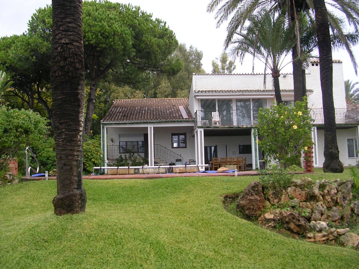 5 sovrum Villa till salu i Los Monteros med pool - 8 400 000 € (Ref: 9541793)