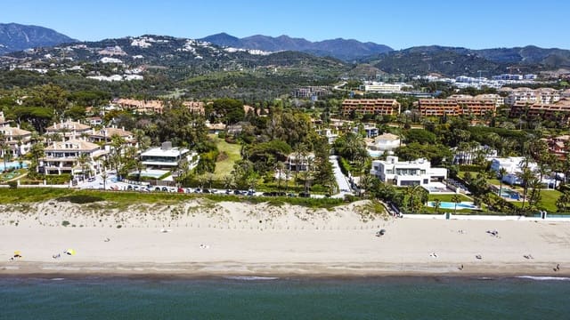 Chalet de 5 habitaciones en Los Monteros, Marbella en venta con piscina - 8.400.000 € (Ref: 9541793)