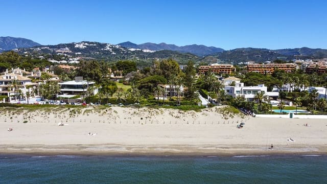 5 soverom Villa til salgs i Los Monteros, Marbella med svømmebasseng - € 8 400 000 (Ref: 9541793)