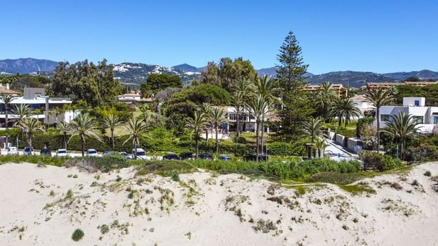 5 soverom Villa til salgs i Los Monteros, Marbella med svømmebasseng - € 8 400 000 (Ref: 9541793)