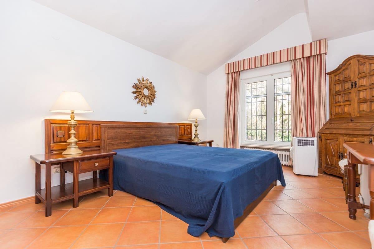 5 chambre Villa/Maison à vendre à Los Monteros avec piscine - 8 400 000 € (Ref: 9541793)