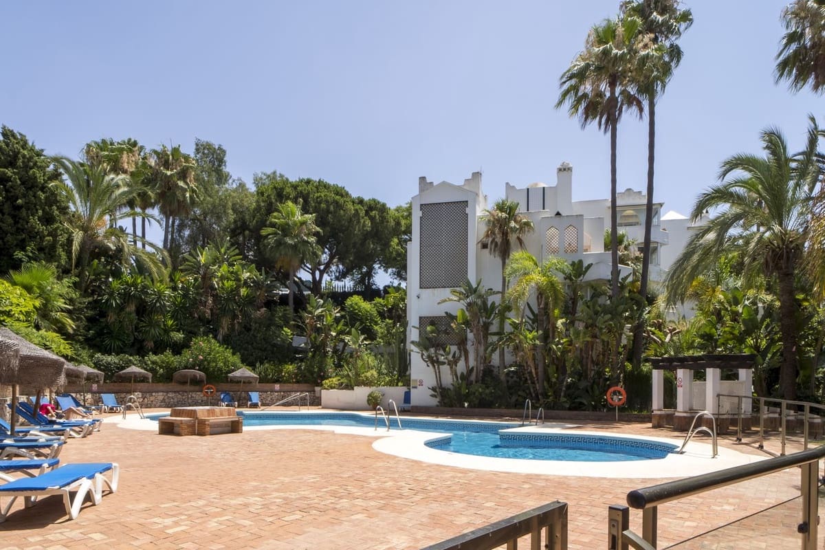 Apartamento de 2 habitaciones en La Reserva en venta con piscina - 370.000 € (Ref: 9541794)